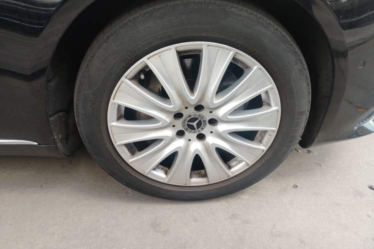 Used Mercedes-Benz S-Class 2019 S 320 L Right Front Wheel Hub