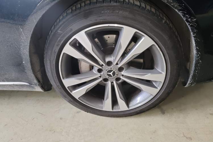 Used Mercedes-Benz S-Class 2019 S 350 L Luxury Edition Prestige Edition Right Front Wheel Hub