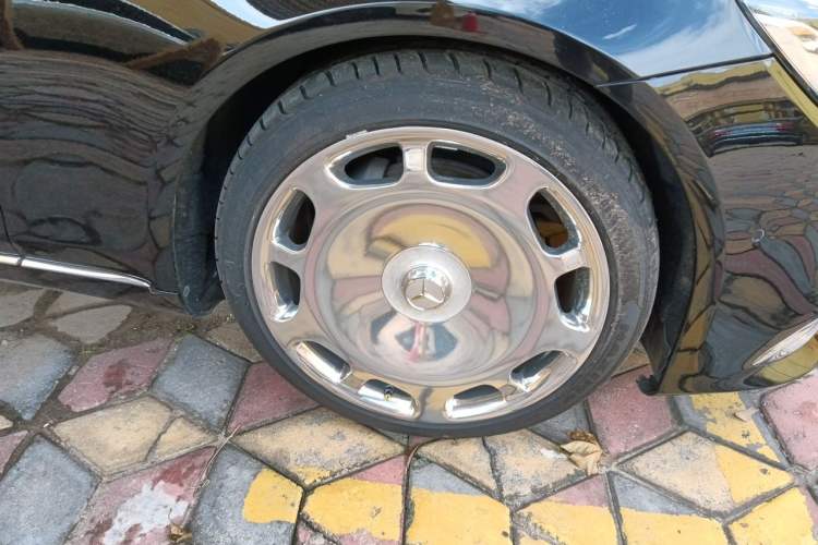 Used Mercedes-Benz S-Class 2019 S 320 L Right Front Wheel Hub