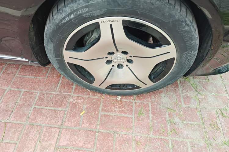 Used Mercedes-Benz S-Class 2019 S 320 L Right Front Wheel Hub