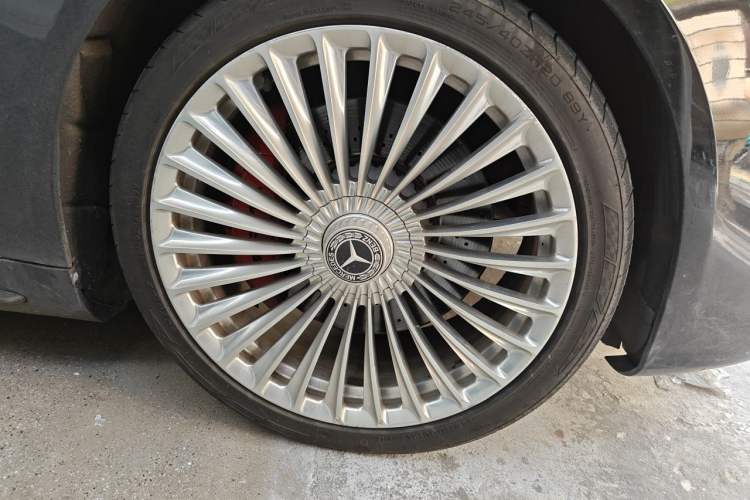 Used Mercedes-Benz S-Class 2019 S 450 L 4MATIC Right Front Wheel Hub