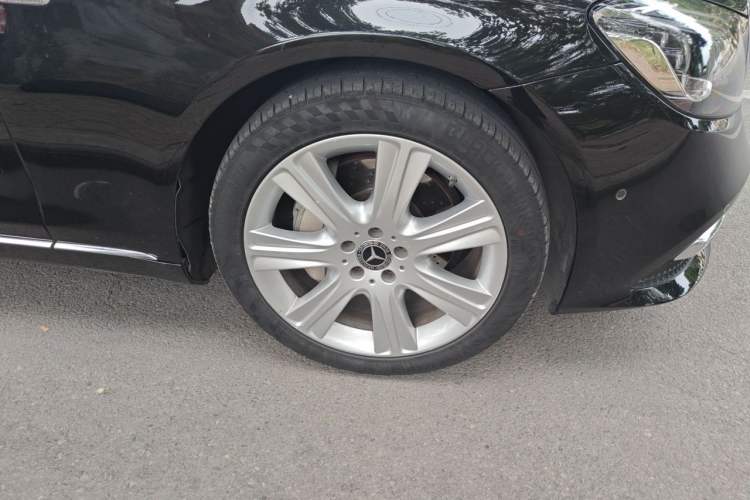 Used Mercedes-Benz S-Class 2019 S 350 L Prestige Model Ultimate Collection Right Front Wheel Hub