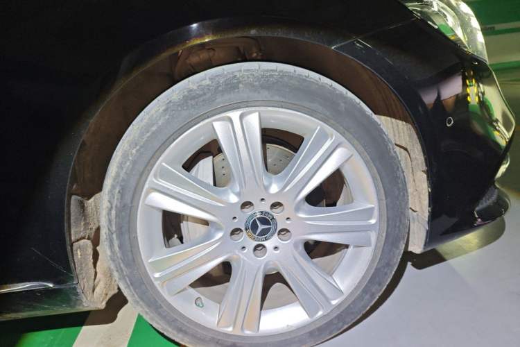 Used Mercedes-Benz S-Class 2019 S 350 L Prestige Model Ultimate Collection Right Front Wheel Hub