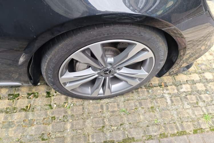 Used Mercedes-Benz S-Class 2019 S 350 L Luxury Edition Prestige Edition Right Front Wheel Hub