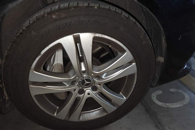 Used Mercedes-Benz S-Class 2019 S 350 L Executive Edition Right Front Wheel Hub