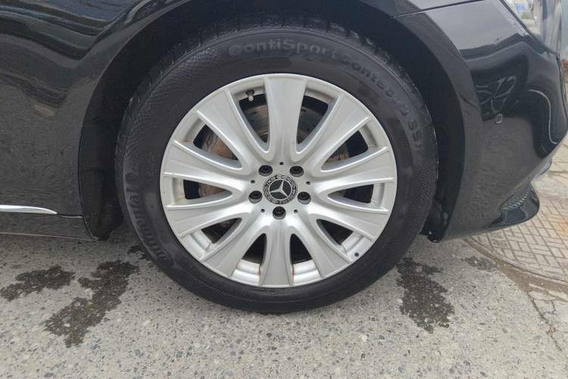 Used Mercedes-Benz S-Class 2019 S 320 L Right Front Wheel Hub