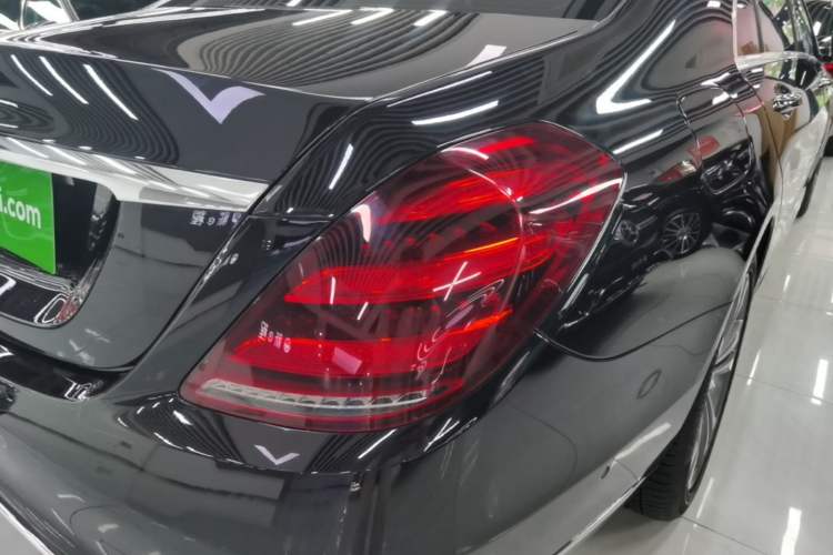 Used Mercedes-Benz S-Class 2019 S 350 L Luxury Model Right Rear Taillight