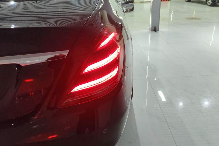 Used Mercedes-Benz S-Class 2019 S 320 L Prestige Edition Right Rear Taillight