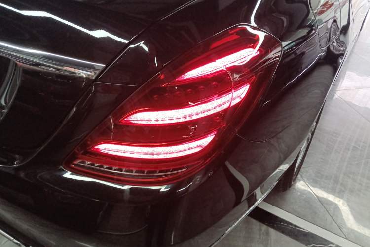 Used Mercedes-Benz S-Class 2019 S 350 L Executive Edition Right Rear Taillight