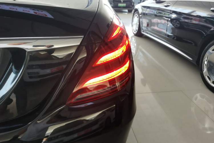 Used Mercedes-Benz S-Class 2019 S 350 L Executive Edition Right Rear Taillight