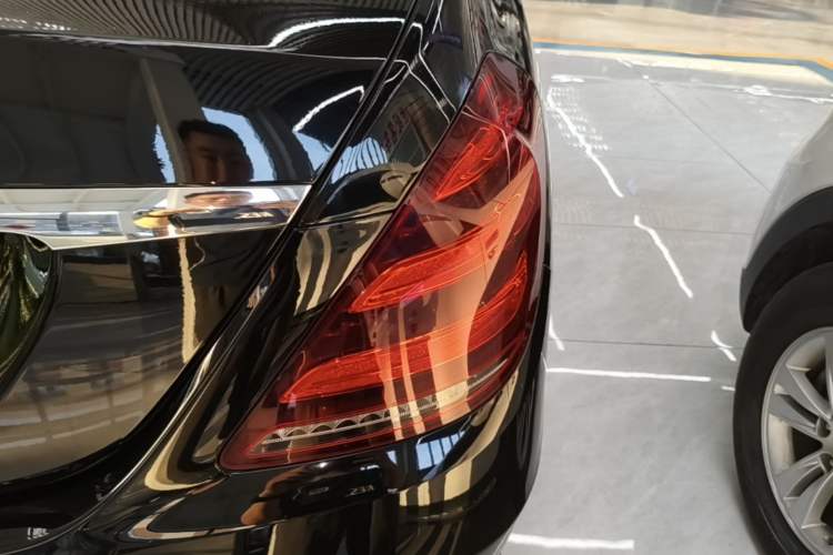Used Mercedes-Benz S-Class 2019 S 350 L Executive Edition Right Rear Taillight