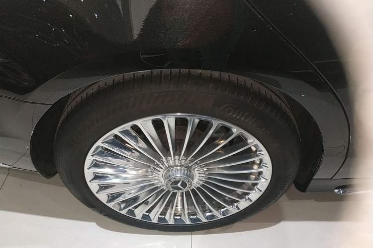 Used Mercedes-Benz S-Class 2019 S 320 L Prestige Edition Right Rear Wheel Hub