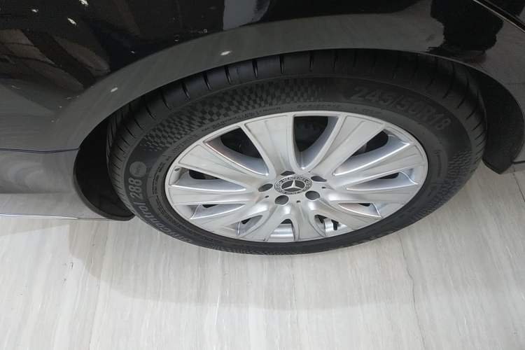 Used Mercedes-Benz S-Class 2019 S 320 L Right Rear Wheel Hub