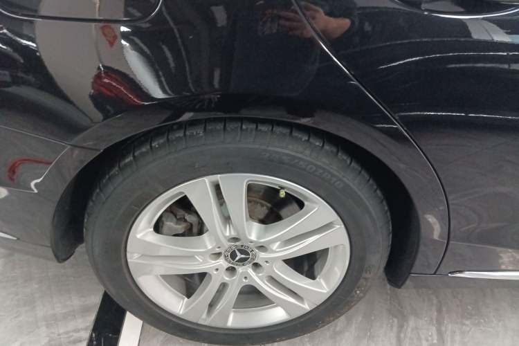 Used Mercedes-Benz S-Class 2019 S 350 L Executive Edition Right Rear Wheel Hub