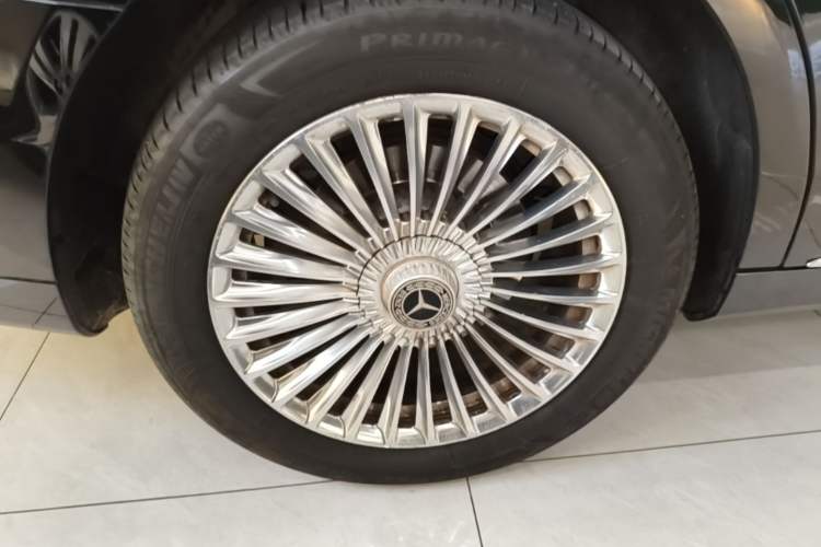 Used Mercedes-Benz S-Class 2019 S 350 L Executive Edition Right Rear Wheel Hub