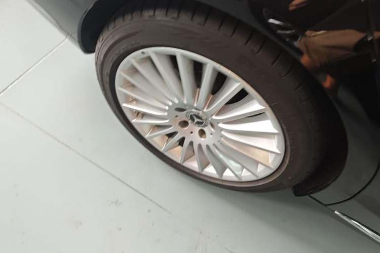 Used Mercedes-Benz S-Class 2019 S 320 L Prestige Edition Right Rear Wheel Hub