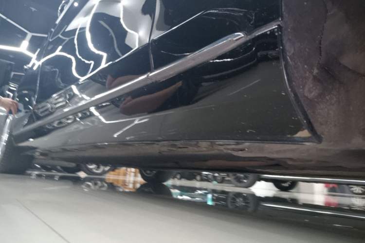 Used Mercedes-Benz S-Class 2019 S 350 L Executive Edition Right Side Sill