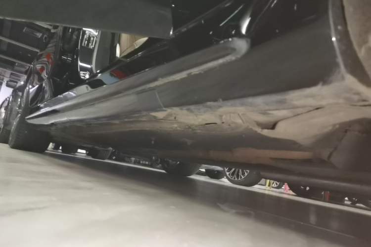 Used Mercedes-Benz S-Class 2019 S 450 L 4MATIC Right Side Sill