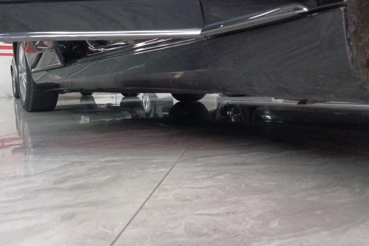 Used Mercedes-Benz S-Class 2019 S 350 L Executive Edition Right Side Sill