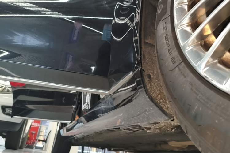Used Mercedes-Benz S-Class 2019 S 350 L Executive Edition Right Side Sill