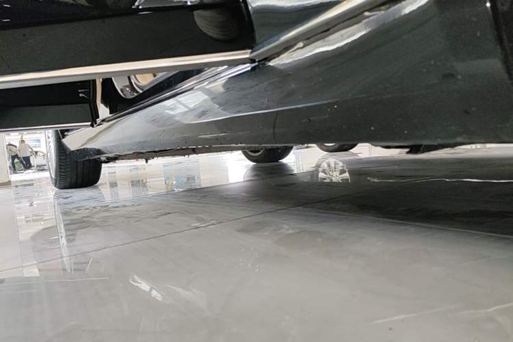 Used Mercedes-Benz S-Class 2019 S 320 L Prestige Edition Right Side Sill