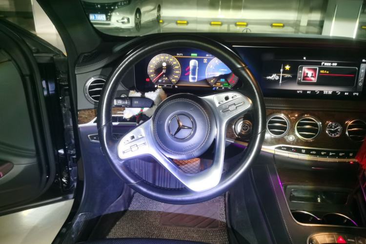 Used Mercedes-Benz S-Class 2019 S 320 L Steering Wheel