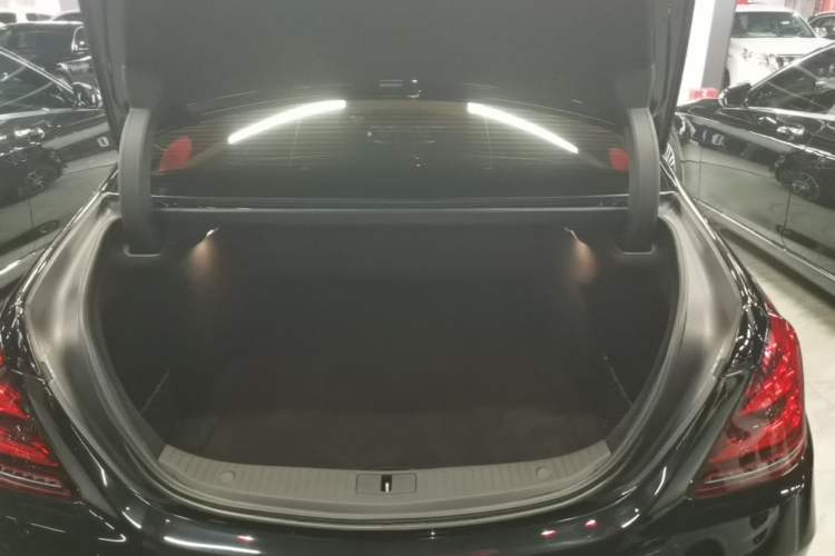 Used Mercedes-Benz S-Class 2019 S 450 L 4MATIC Trunk