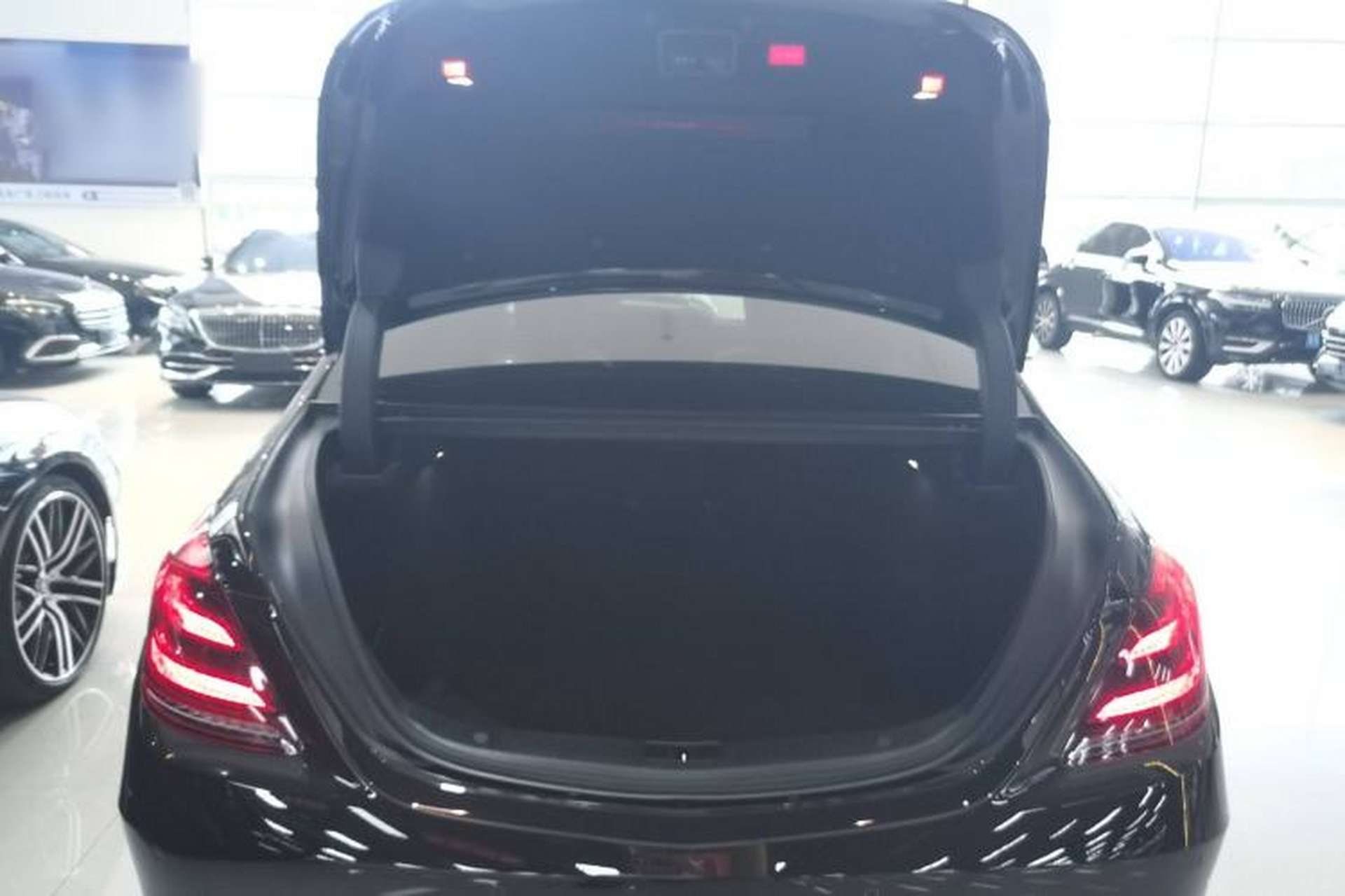 Used Mercedes-Benz S-Class 2019 S 320 L Trunk