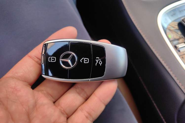 Used Mercedes-Benz S-Class 2019 S 450 L 4MATIC Exclusive Edition Vehicle Key