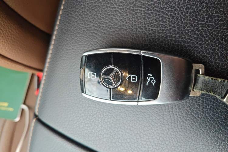 Used Mercedes-Benz S-Class 2019 S 450 L 4MATIC Exclusive Edition Vehicle Key