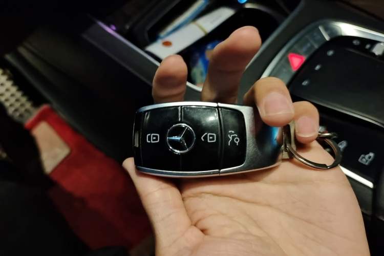 Used Mercedes-Benz S-Class  Vehicle Key