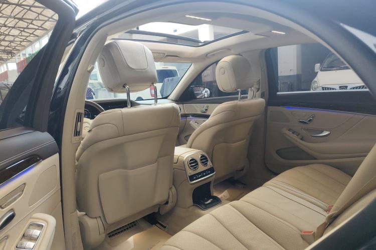 Used Mercedes-Benz S-Class 2019 S 350 L Executive Edition Headliner