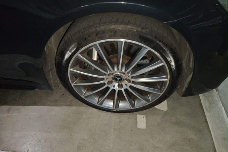 Used Mercedes-Benz S-Class 2019 S 450 L 4MATIC Right Front Wheel Hub