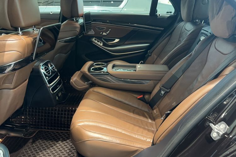 Used Mercedes-Benz S-Class 2019 S 450 L 4MATIC Exclusive Edition Interior 1