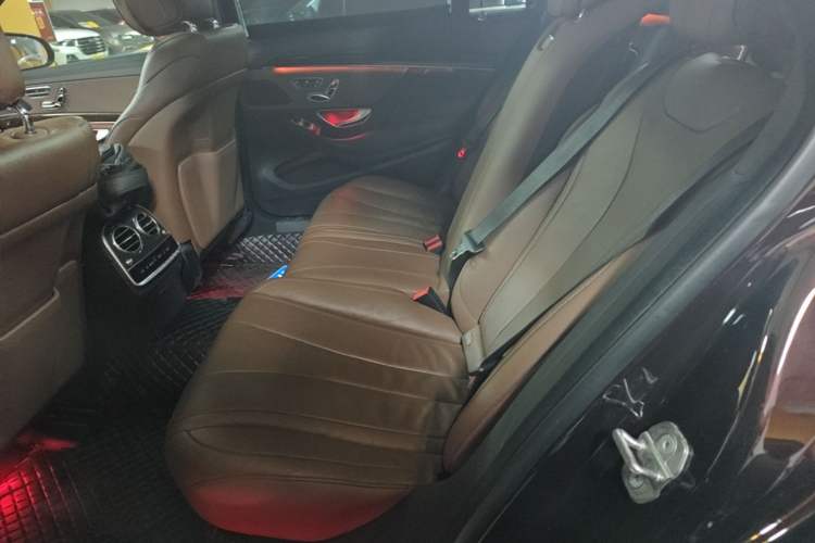 Used Mercedes-Benz S-Class 2019 S 320 L Prestige Edition Left Rear Seat