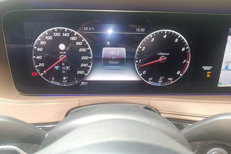 Used Mercedes-Benz S-Class 2019 S 450 L 4MATIC Odometer Close Up
