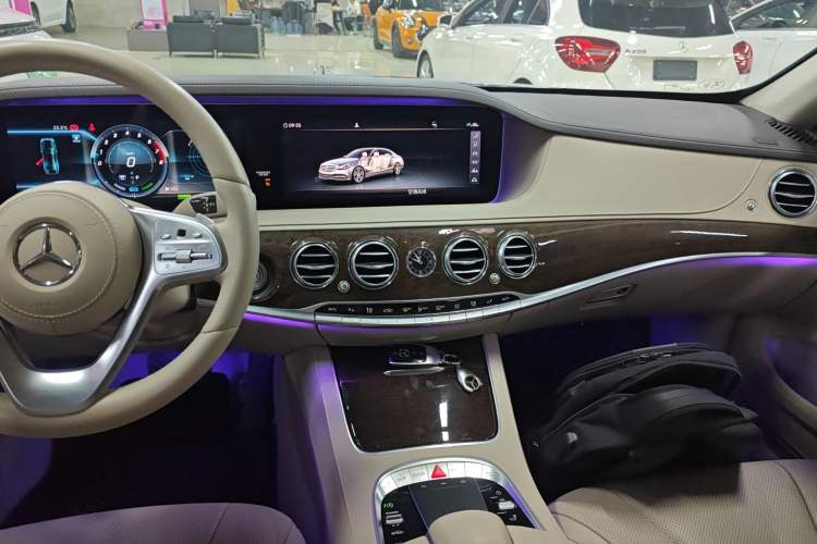 Used Mercedes-Benz S-Class 2019 S 320 L Audio And AC Panel