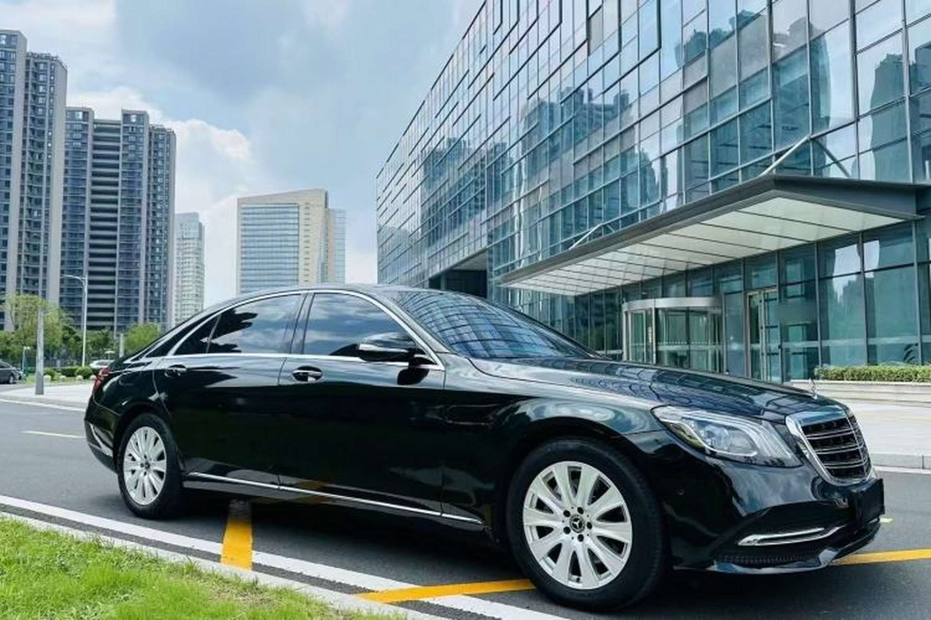 Used Mercedes-Benz S-Class 2019 S 320 L Exterior 3