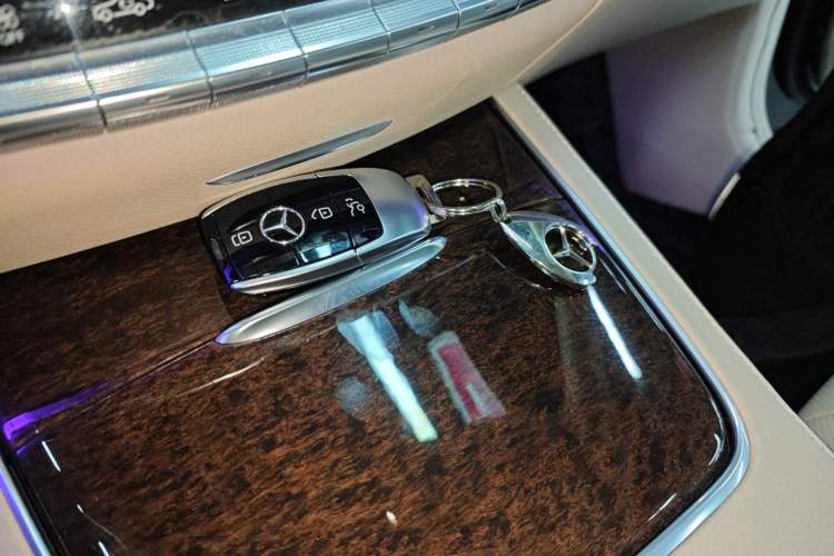 Used Mercedes-Benz S-Class 2019 S 320 L Interior 1