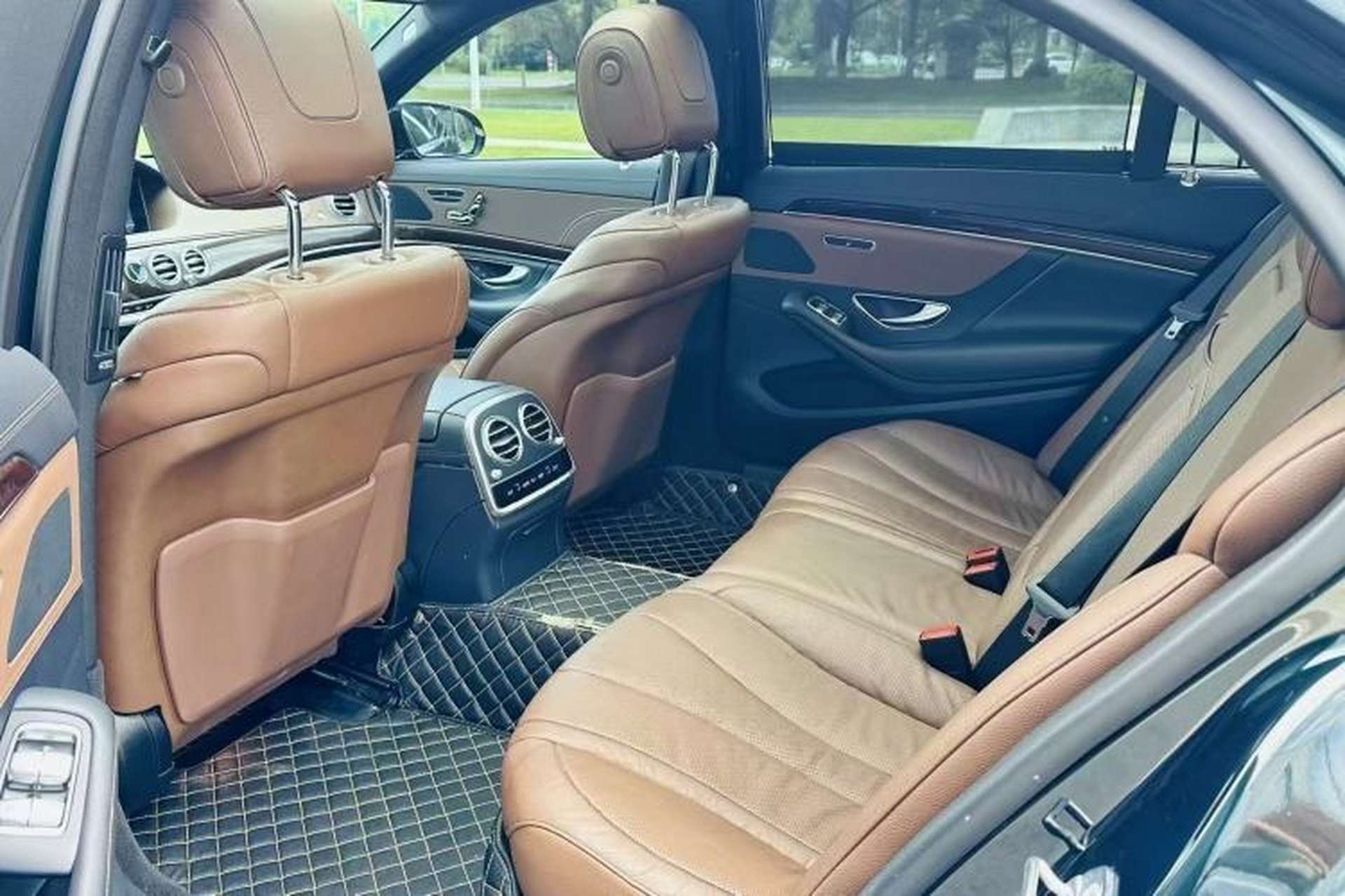 Used Mercedes-Benz S-Class 2019 S 320 L Interior 3