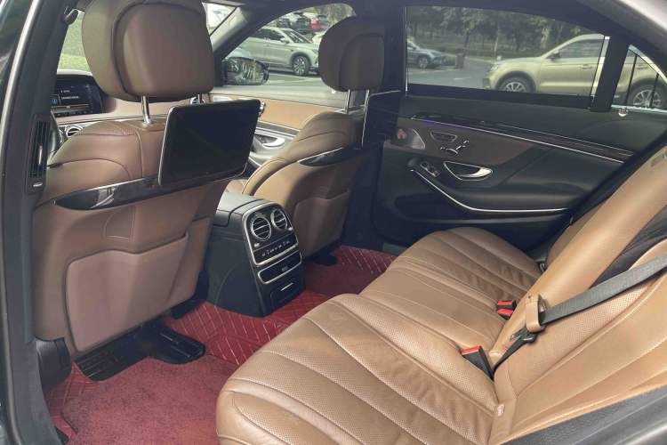 Used Mercedes-Benz S-Class 2019 S 450 L 4MATIC Interior 4