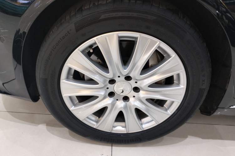 Used Mercedes-Benz S-Class 2019 S 320 L Left Front Wheel Hub