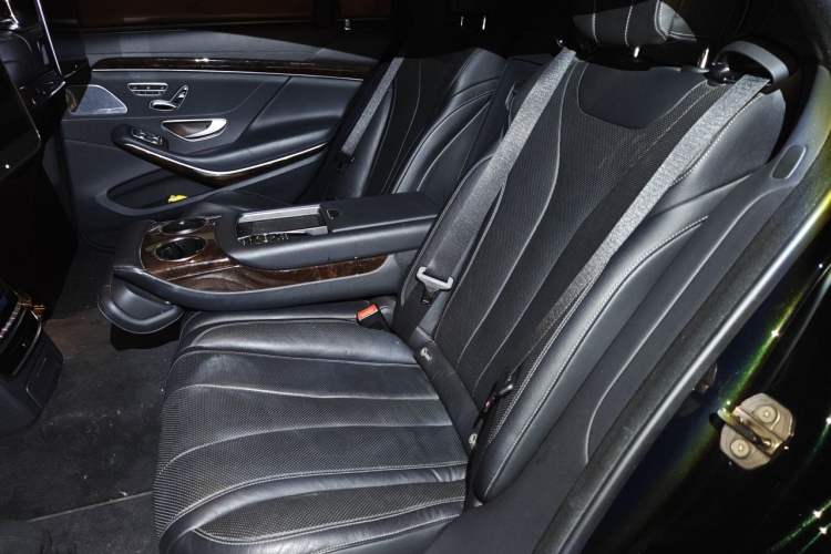 Used Mercedes-Benz S-Class 2019 S 350 L Luxury Model Left Rear Seat