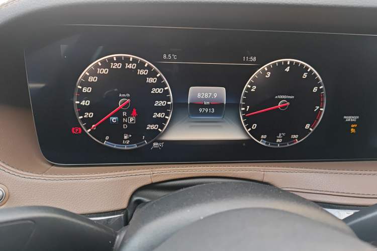Used Mercedes-Benz S-Class 2019 S 450 L 4MATIC Odometer Close Up