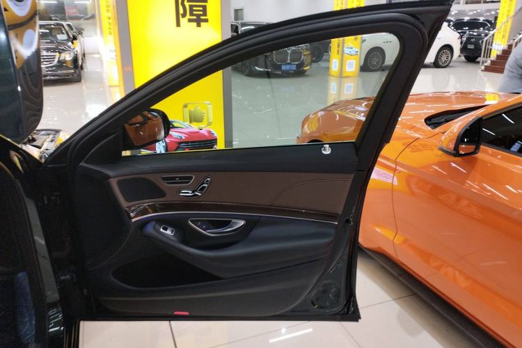 Used Mercedes-Benz S-Class 2019 S 320 L Right Front Door Interior