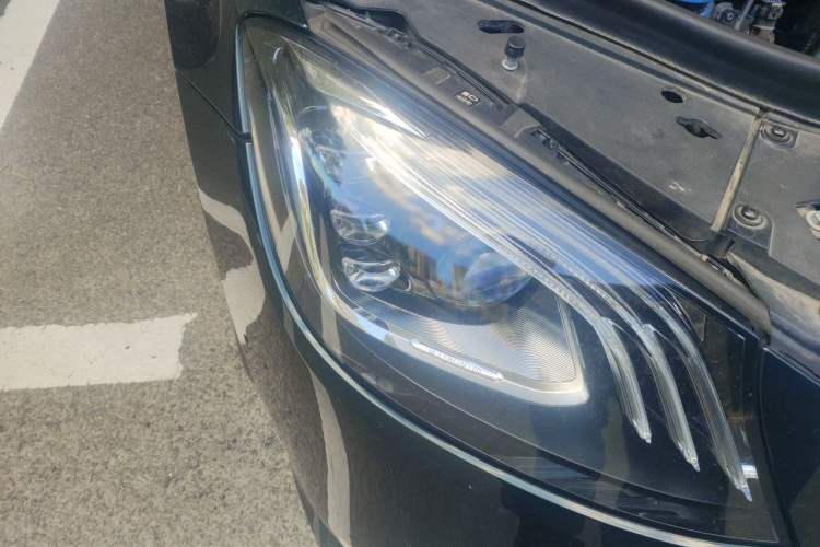 Used Mercedes-Benz S-Class 2019 S 320 L Right Front Headlight