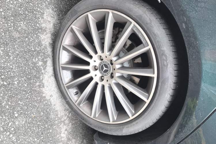 Used Mercedes-Benz S-Class 2019 S 450 L 4MATIC Right Front Wheel Hub
