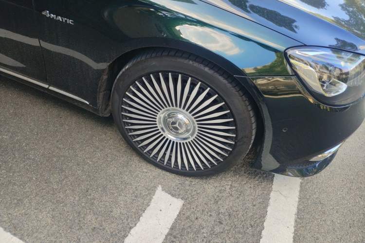 Used Mercedes-Benz S-Class 2019 S 320 L Right Front Wheel Hub