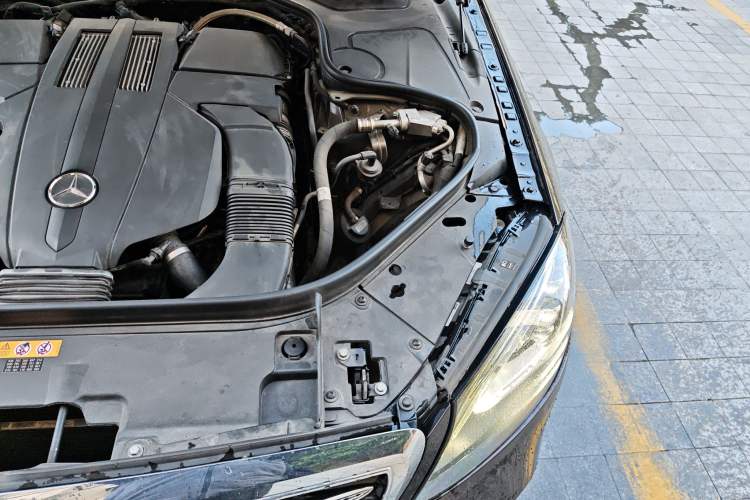 Used Mercedes-Benz S-Class 2019 S 350 L Luxury Edition Prestige Edition Engine Bay Left