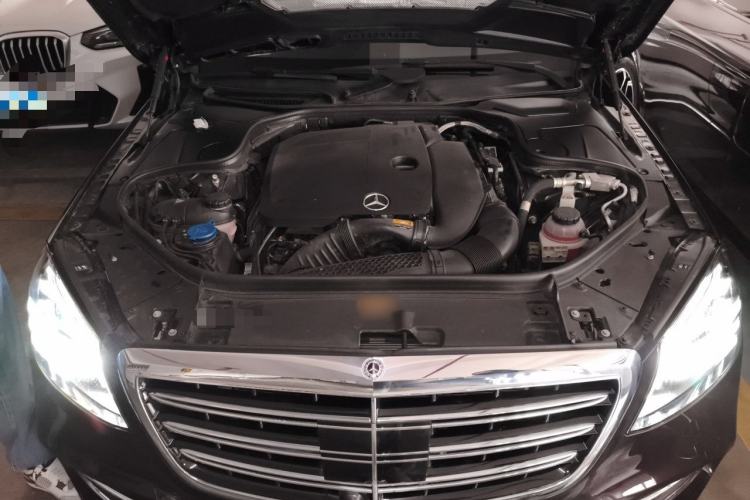 Used Mercedes-Benz S-Class 2019 S 320 L Engine Bay
